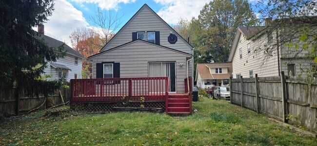 Foto del edificio - Charming 3-Bedroom Property in Prime Locat...