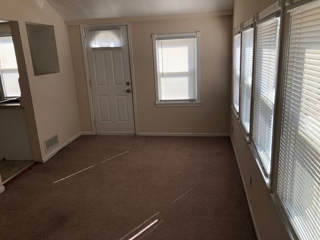 Building Photo - 46 Martinview Rd