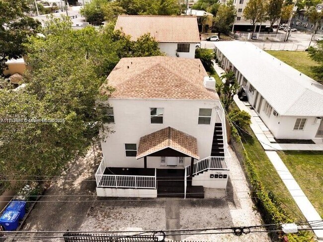 Foto del edificio - 1922 NW 1st St