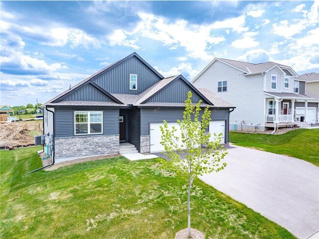 Building Photo - 717 Winterberry Ln
