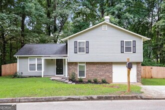 Building Photo - 4578 Old Lake Dr