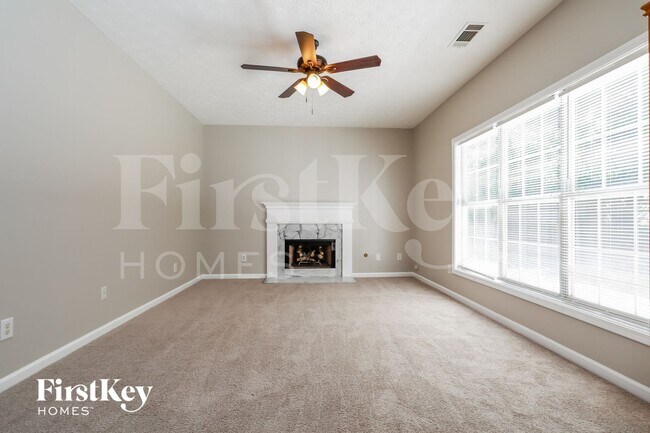 Building Photo - 745 Somerset Vale Dr