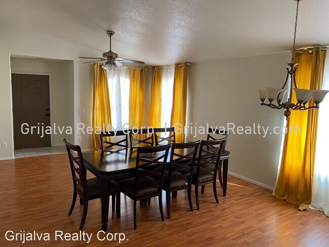 Building Photo - 4 br, 2 bath House - 3529 W. Camino de Talia