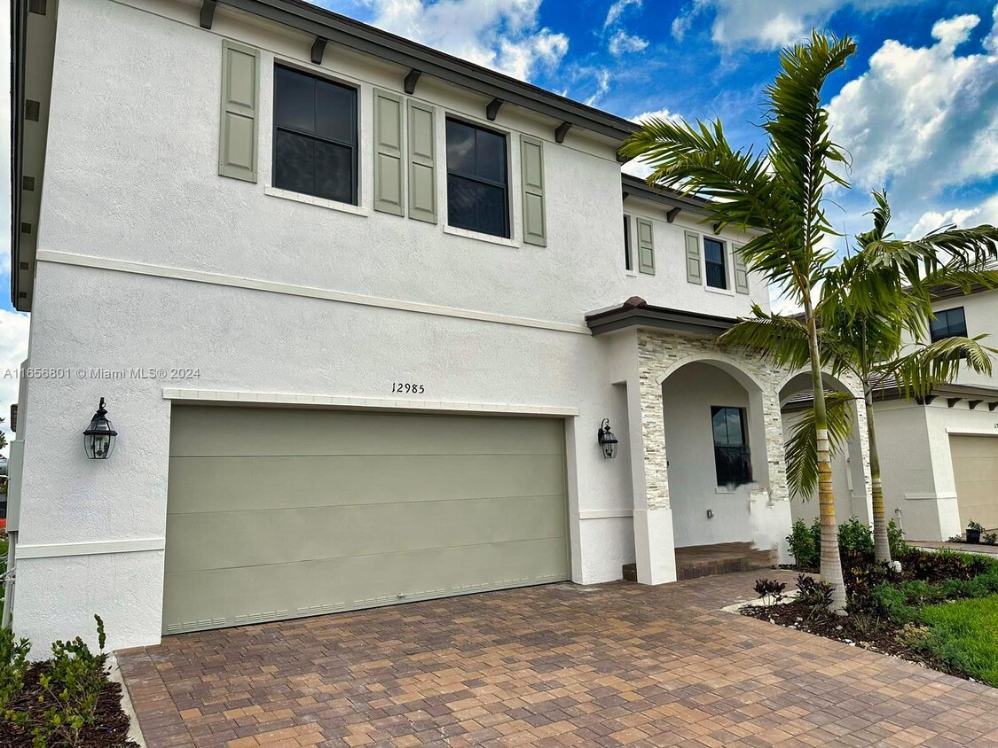 Foto principal - 12985 SW 230th St