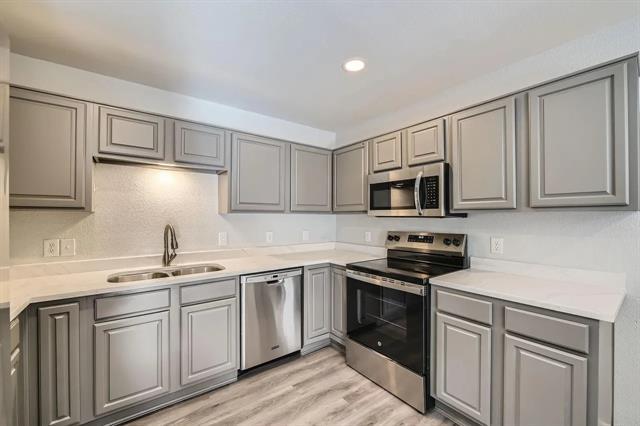 Building Photo - 10248 Westward Dr