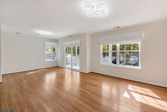 Foto del edificio - 72 Carter Rd