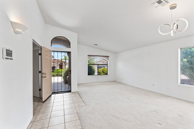 Building Photo - 8838 E La Palma Dr
