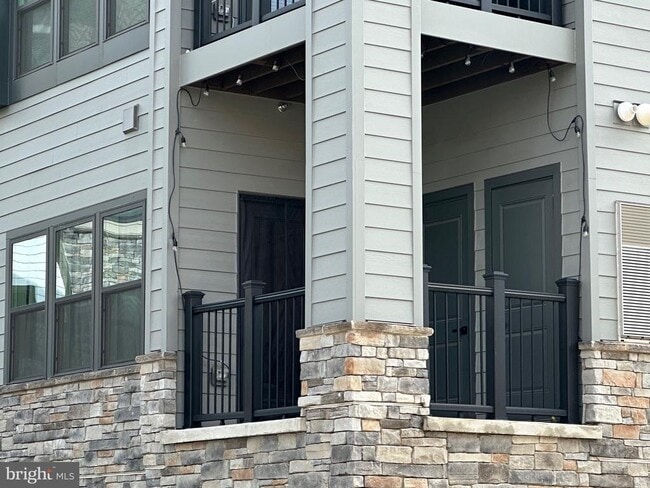 Building Photo - 12875 Mosaic Pk Wy