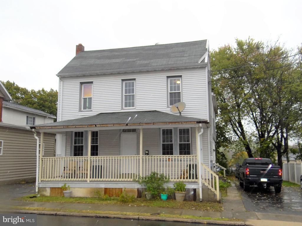 Foto principal - 613 W 1st St