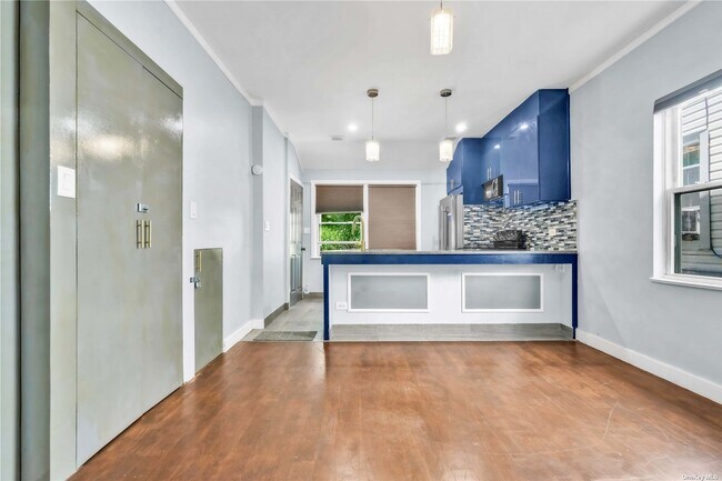 Foto del edificio - 90-17 185th St