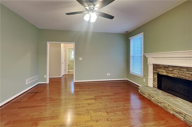 Building Photo - 327 Laurel Glen Crossing