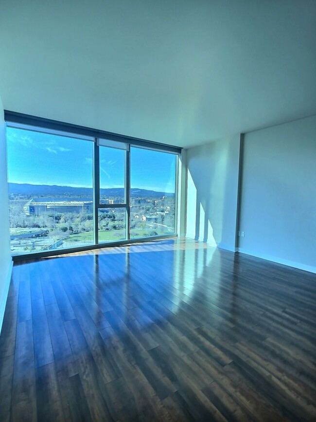 Foto del edificio - AXIS 1 BEDROOM LUXURY CONDO FOR RENT