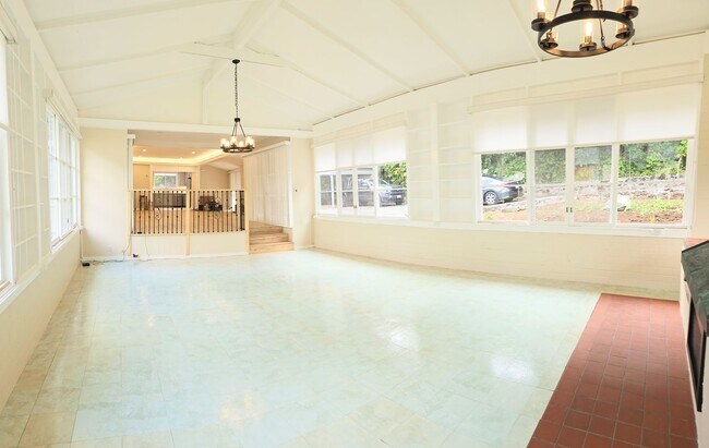 Foto del edificio - Tantalus 2 Bedroom 2 Bathroom 2 Car Carpor...
