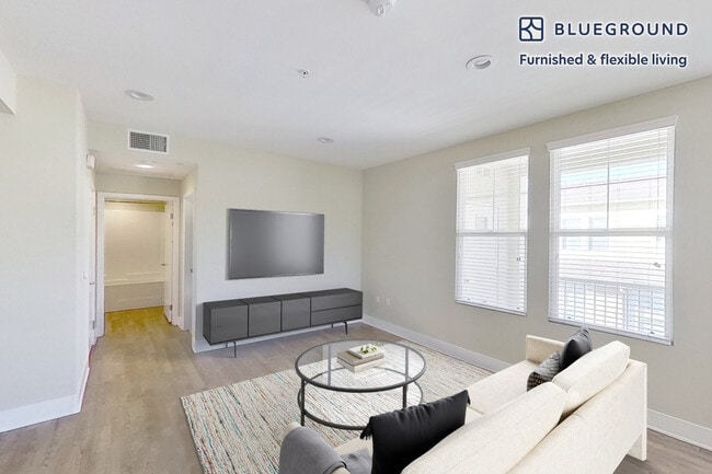 Building Photo - 1000 Lupine
