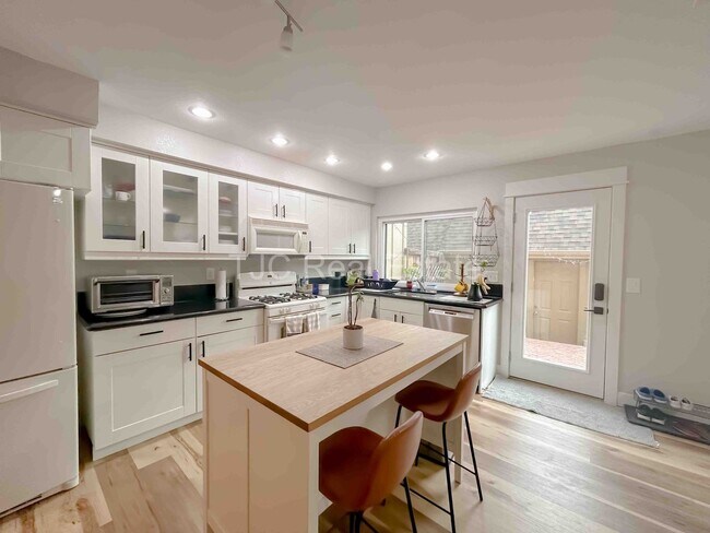 Foto del edificio - Townhome in the Cherry Creek School District!