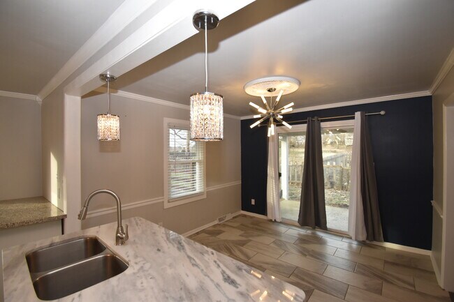 Building Photo - 311 Clearbrook Dr