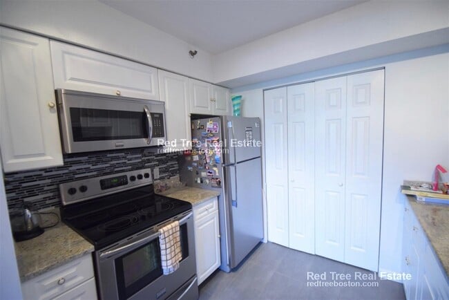 Building Photo - 1731 Beacon Street Apt #U316, Brookline, M...