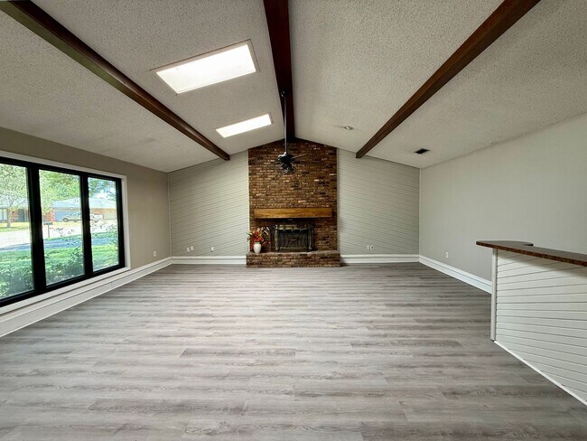 Foto del edificio - 8606 Knoxville Ave