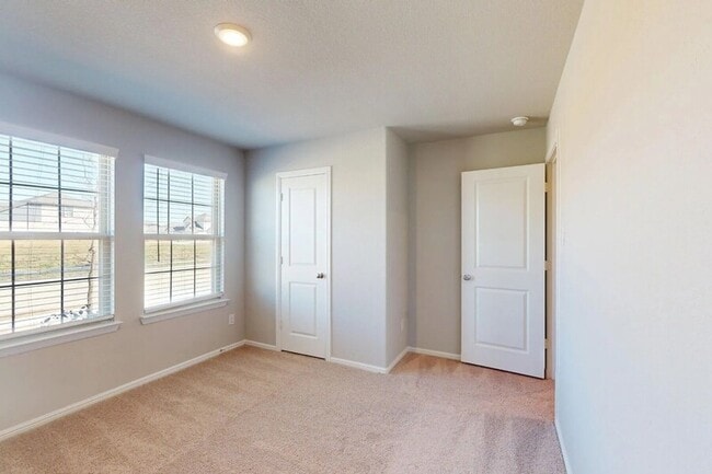 Building Photo - 1613 Rushpea Dr
