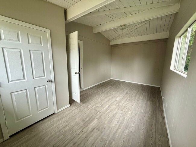 Building Photo - 4-Bedroom in Skyline Park