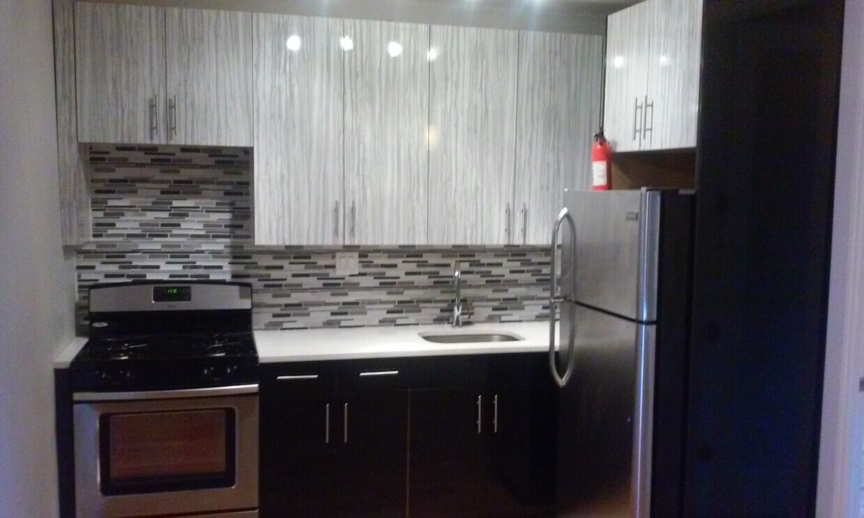 Foto principal - 1681 Nostrand Ave