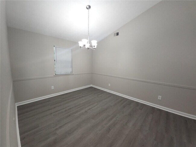 Foto del edificio - 3724 Spring Garden Ln