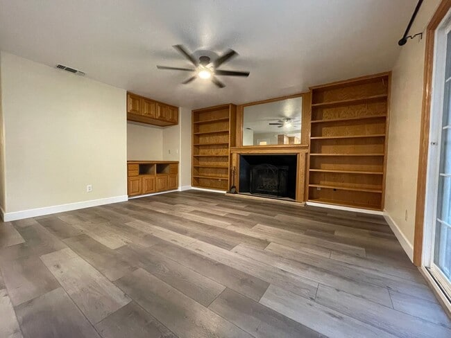 Building Photo - Spacious Citrus Heights Home with 3-Car Garage & Ample Storage