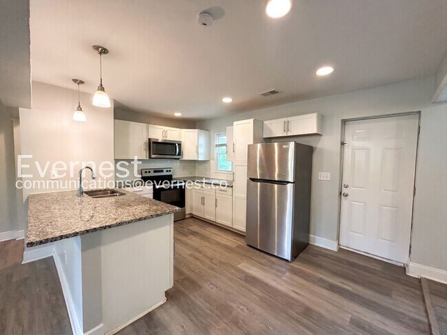 Foto del edificio - 438 Lanier St NW