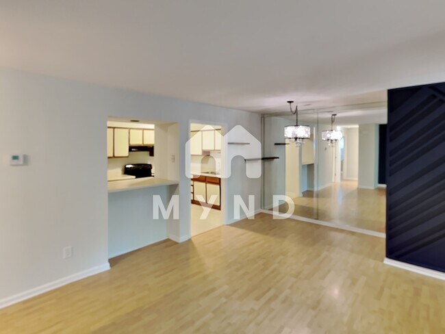 Building Photo - 1021 Churchill Downs Ct Unit I