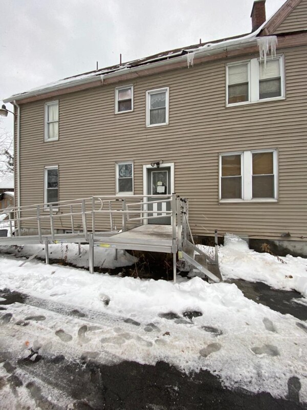 Building Photo - 907 Rutger St