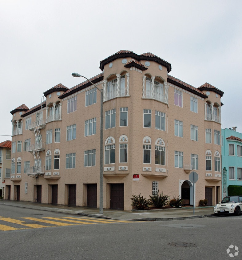 Building Photo - 3636 Scott St