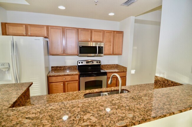 Foto del edificio - 2 bed 2 bath condo on the golf course in R...