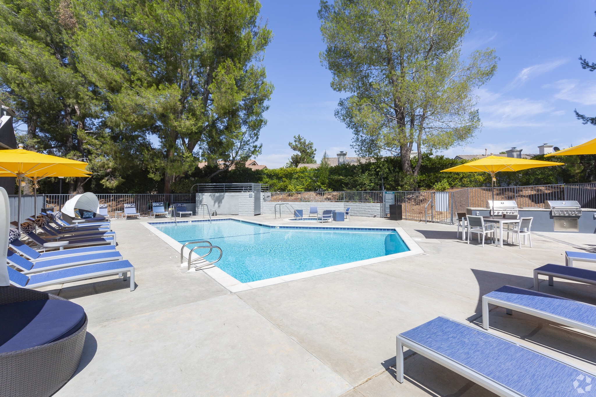 22900 Oak Ridge Dr