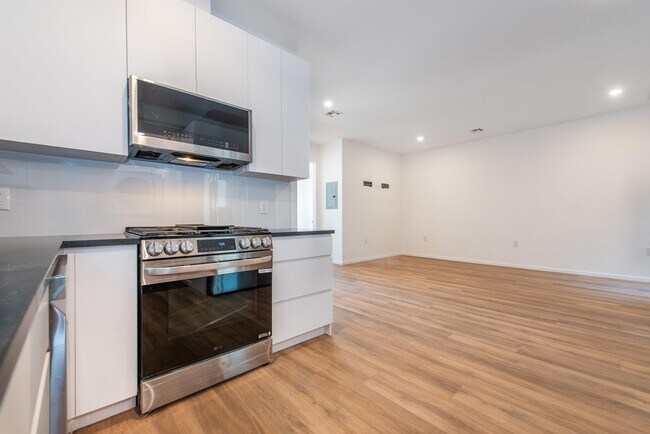 Foto del edificio - 206 Harrison Ave