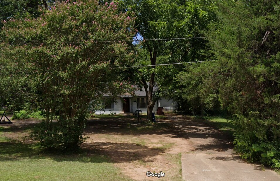 Primary Photo - 817 N Main St