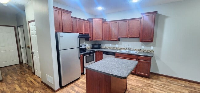 Building Photo - 5782 Overlook Ln