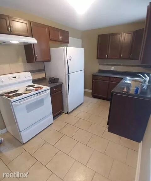 Building Photo - 3 br, 1 bath House - 3324 N 57th Ave