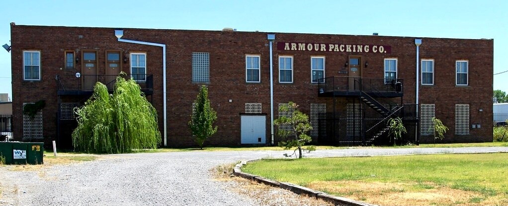 Primary Photo - 2400 Exchange Ave