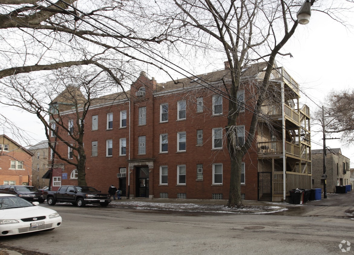 Building Photo - 2074 N Leavitt