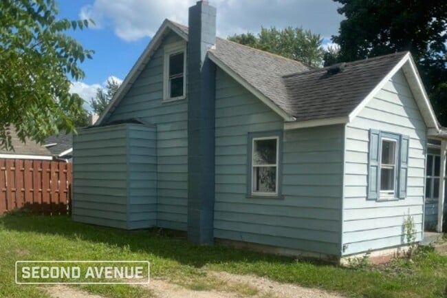 Building Photo - 915 Pearl St