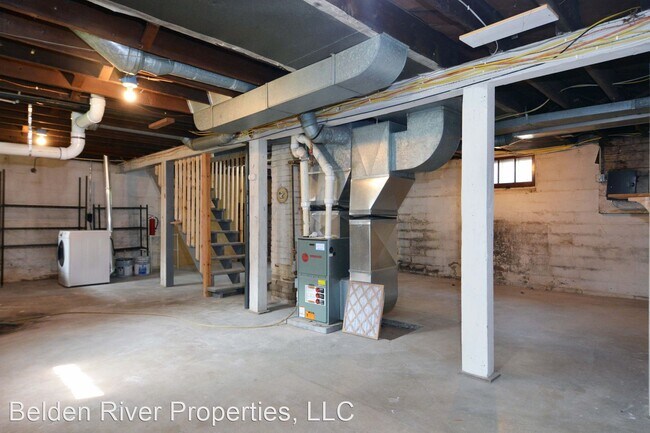 Building Photo - 3 br, 1 bath House - 1878 County Road E East