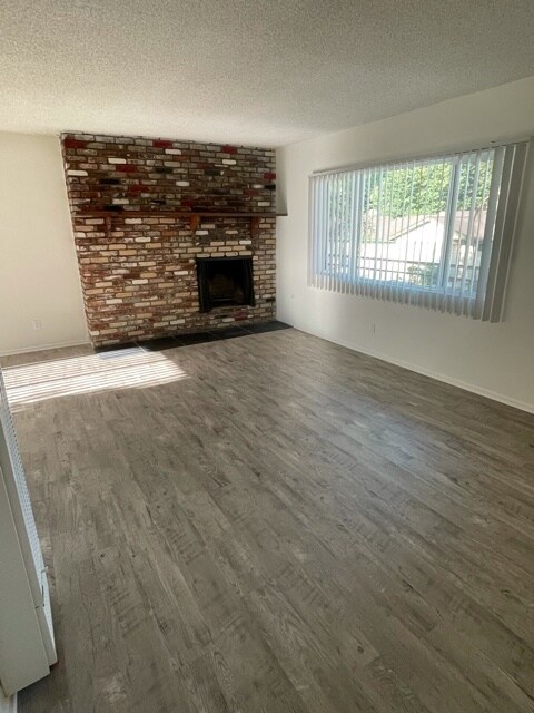 Foto principal - 144 E Baseline Rd