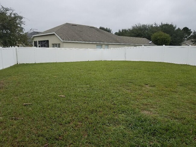 Building Photo - 3930 SW 54th Ct