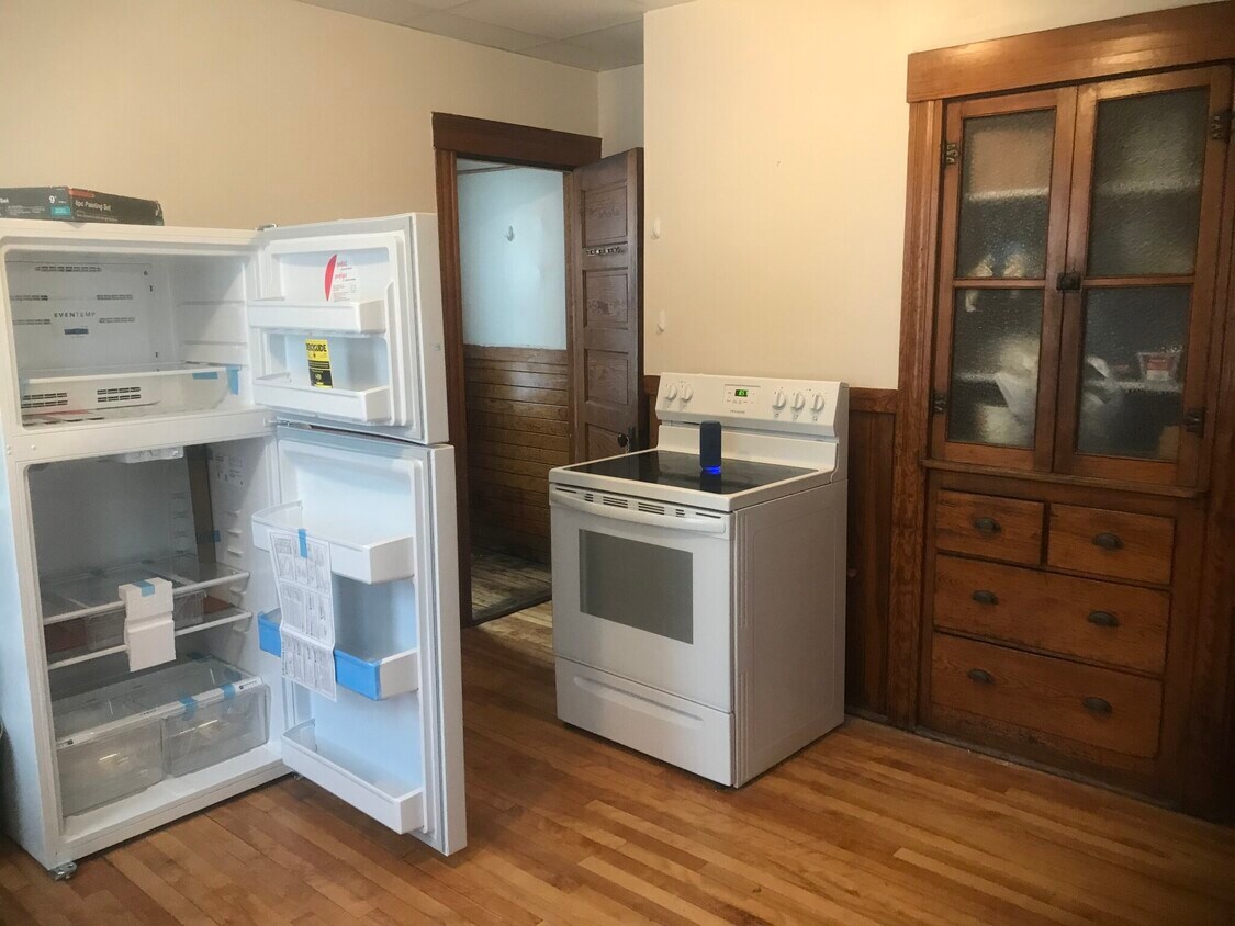 77 Birch St Worcester, MA 01603 Alquileres en Worcester, MA