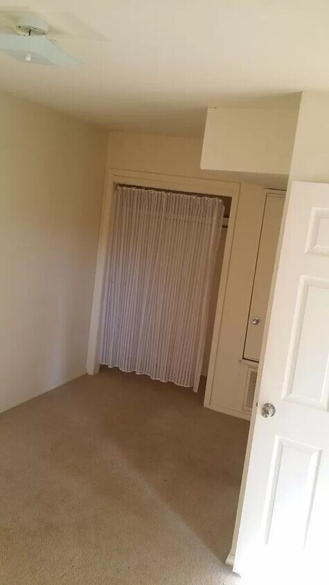 Primary Photo - 210 N Frankfort Ave A