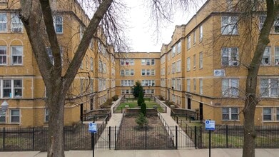 Building Photo - 7413 N Damen Ave