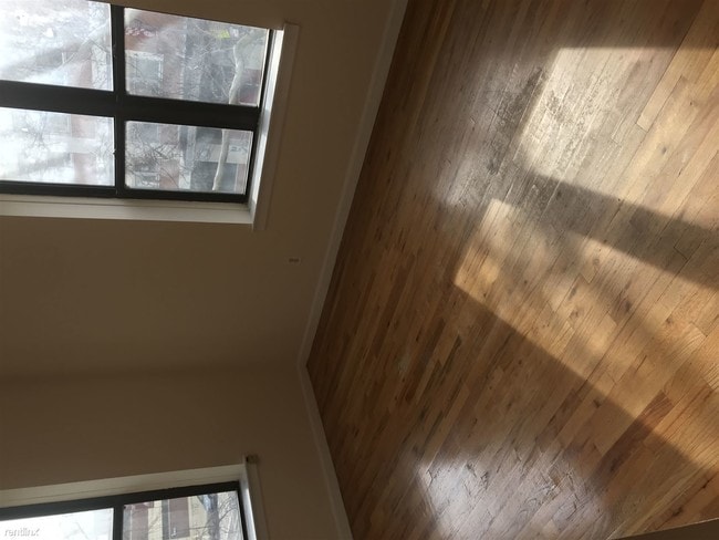 Building Photo - 1 br, 1 bath Apartment - 3407 36th Ave