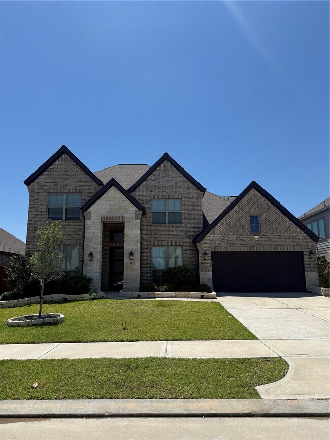 Building Photo - 563 Santa Rosa Hls Dr