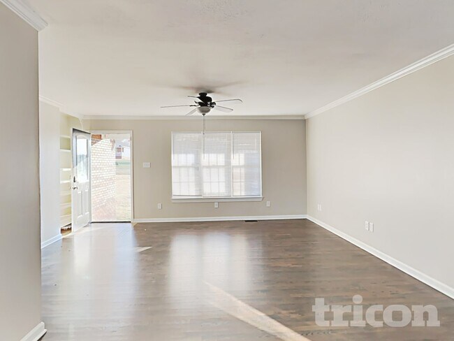 Foto del edificio - 137 Deercroft Dr