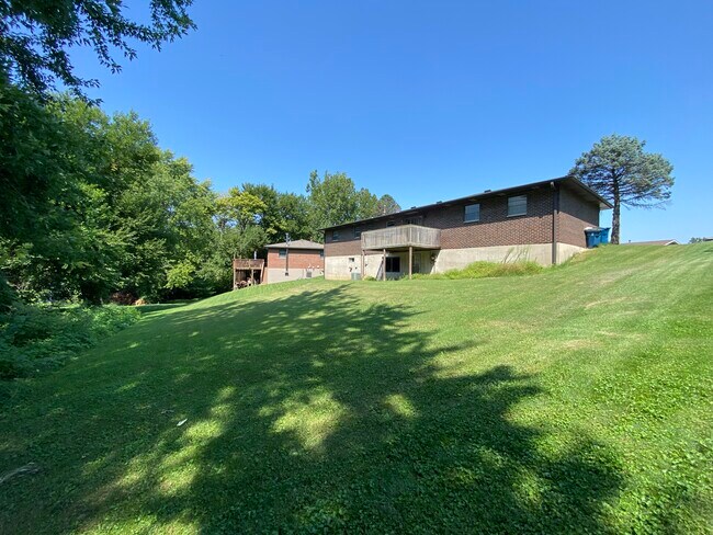 Foto del edificio - 1318 Lexington Dr